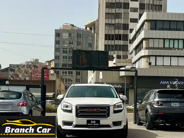 GMC Acadia 3.6 L AWD Captain Seats!!