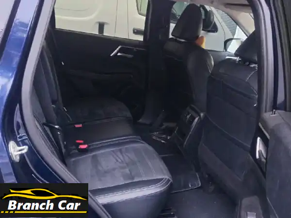 سيارة ميتسوبيشي أوتلاندر عائلية، 7 مقاعد. جيدة...