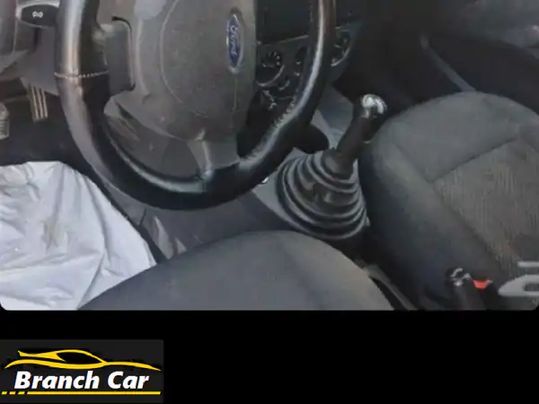 فورد فيجو للبيع: جير ومكينة نظيفة، استمارة وفحص جديد | فرصة لا تفوت!