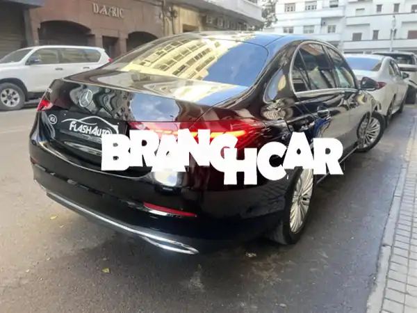 امتلك الفخامة الآن: مرسيدس بنز C220 موديل 2024 – فرصة ذهبية في المغرب! | 52,000 كم