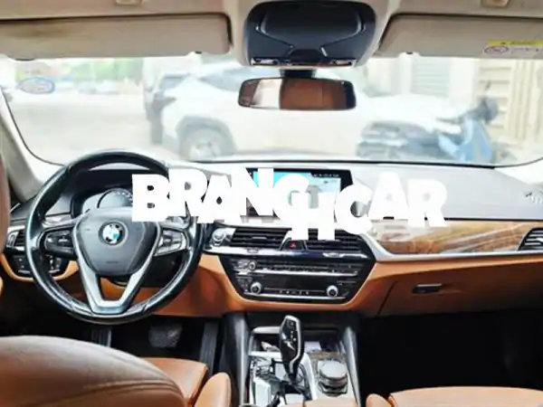 بي إم دبليو الفئة الخامسة G30520 d سبورت لاين