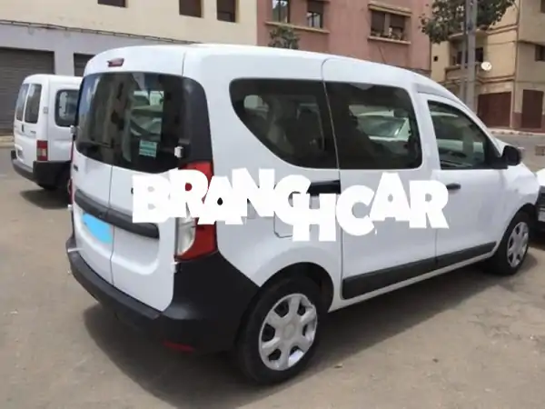 سيارة داسيا دوكر 2021 بالدار البيضاء