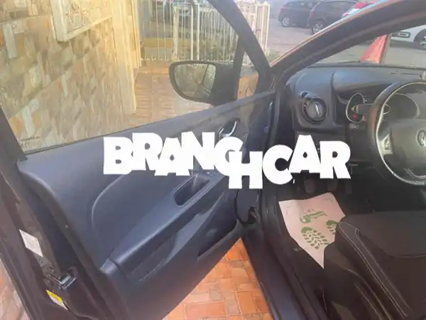 فرصة لا تضاهى! رينو كليو 2016 بنزين يدوية في سلا | 72,000 كم | شاشة لمس ورفاهية