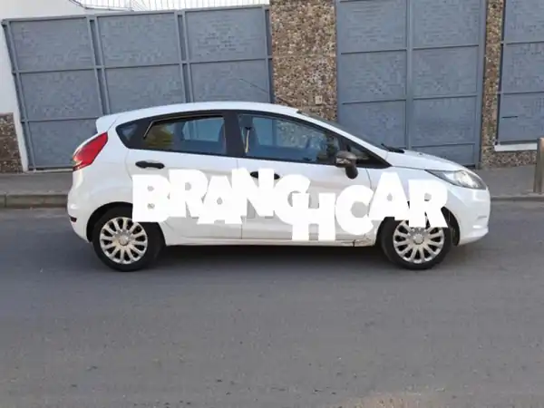 فورد فييستا بنزين يدوية