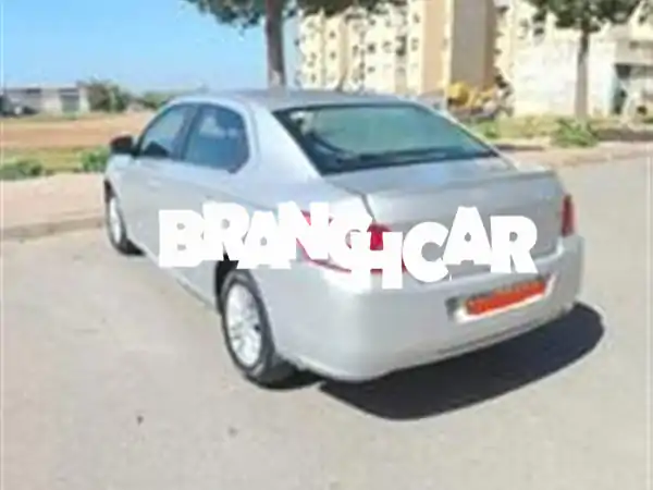 سيارة بيجو 301