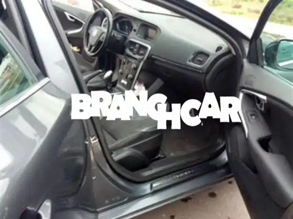 فولفو V40 ديزل يدوية 2014 في تيط مليل