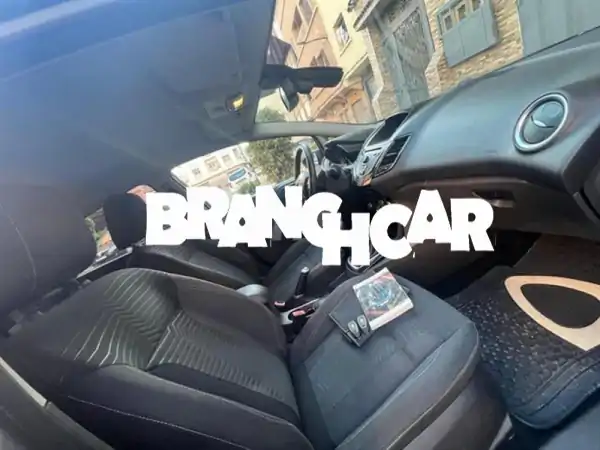 فورد تيتانيوم (كاملة الخيارات) عدد كيلومترات قليل (أول مالك)