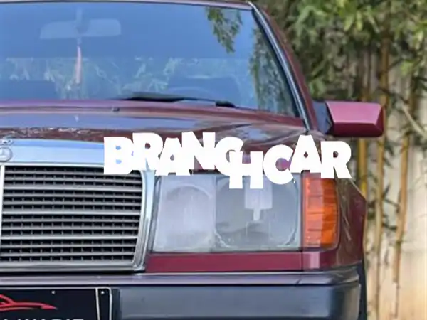 أسطورة الطرقات بانتظارك: مرسيدس 250D W124 موديل 1993 – ديزل، مانيوال، اعتمادية لا تُضاهى!