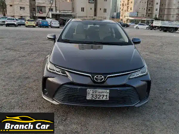 تويوتا كورولا 2020 بحاله فوق الممتازه وماشي 90 الف فقط