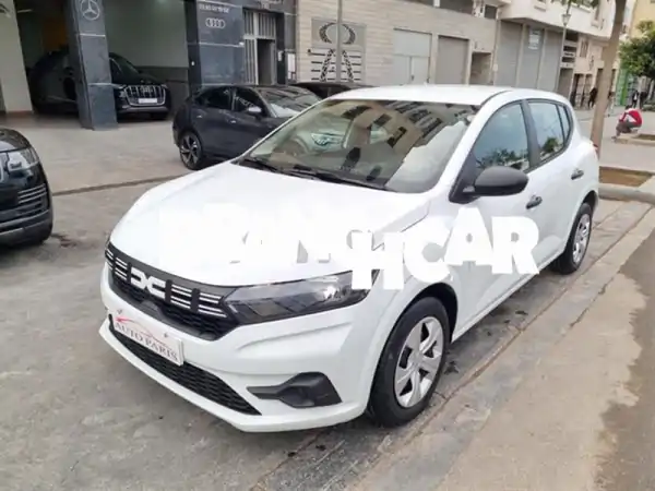 داسيا سانديرو بنزين، مالك أول 1