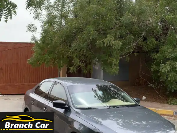 فولكس فاجن جيتا موديل 2015، ممشى 200 ميل، 4 سلندر بنزين، جير أوتوماتيك، نظيفة من الداخل والخارج، ...