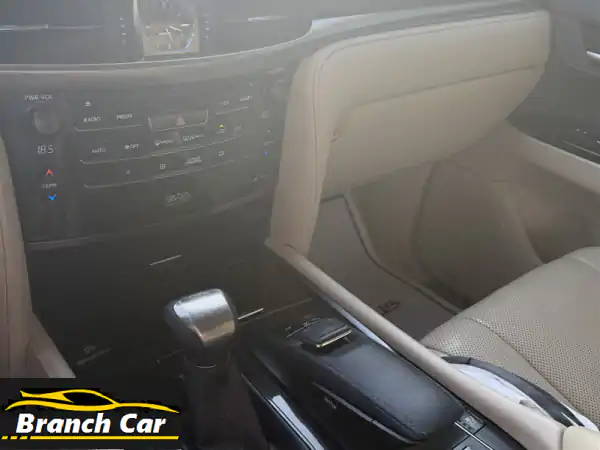فرصة ذهبية في مسقط: لكزس LX 570 موديل 2016 كحلي – مواصفات خليجية، صيانة وكالة، كالجديدة!