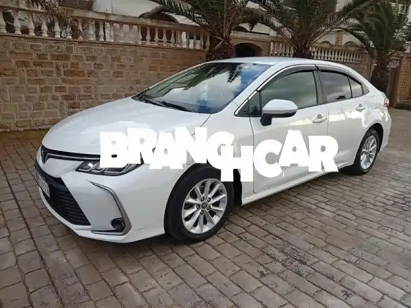 تويوتا كورولا 2022 أوتوماتيك | 100 ألف كم | حالة ممتازة | جميع الكماليات