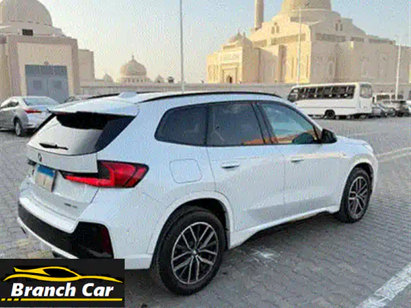 بي ام X1  فيس لفت 2024  M sportزيرو عداد 20 الف صيانات  توكيل