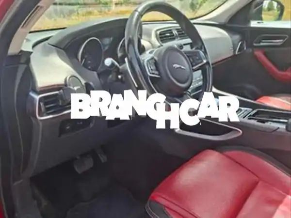 فخامة وجاذبية: جاجوار F-PACE 2019 ديزل أوتوماتيك - بحالة ممتازة، فحص شامل، الدار البيضاء - بسعر 285,000 درهم