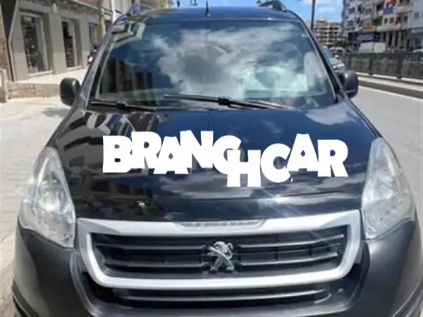 فرصة ذهبية بطنجة: بيجو بارتنر ديزل 2017 يدوية - عملي وموثوق!