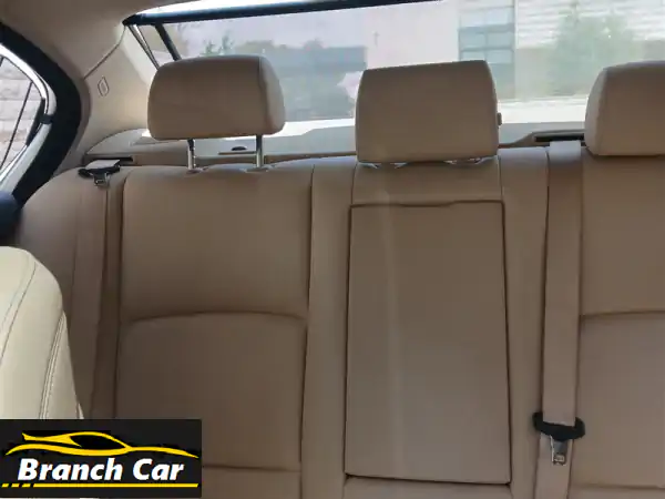 امتلك الفخامة الألمانية! BMW 520i 2016 (F10n) بحالة الوكالة - مالك أول وصيانة شركة في عمان