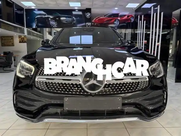 امتلك الفخامة الآن: مرسيدس بنز GLC 300 de AMG Line Plus 2022...