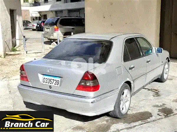 فرصة ذهبية: فورد اكسبلورر 1998 – محرك وفيتاس ممتازين – جاهزة لمشروعك بتعلبايا!