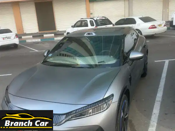 سيارة byd song l 2025 بالليدار، ماشية 20 ألف كيلومتر. سعر السيارة الأصلي 130,000 درهم، لكن تم إنزال