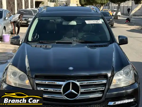 مرسيدس GL450 4MATIC موديل 2012 في طرابلس: فخامة V8 بقوة 335 حصان! نظيفة، صيانة منتظمة وجاهزة للانطلاق