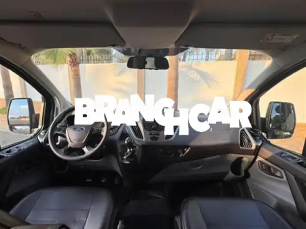 فرصة ذهبية: Ford Transit Custom 2018 ديزل بـ7 مقاعد - رفاهية وعملية في سلا!