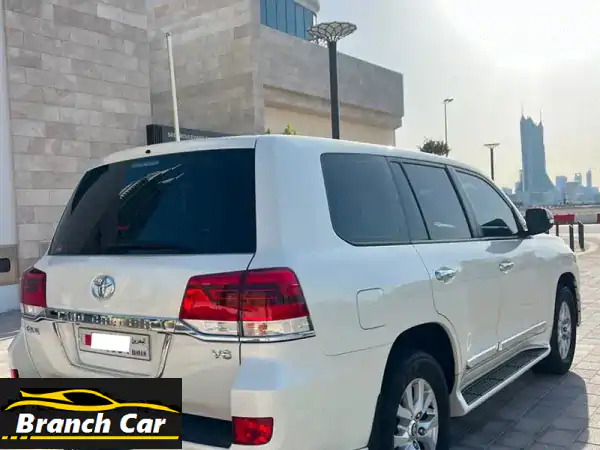 تويوتا لاند كروزر GXR V6 2016 | فل أوبشن | وكالة البحرين | مالك واحد | تأمين شامل حتى 2027