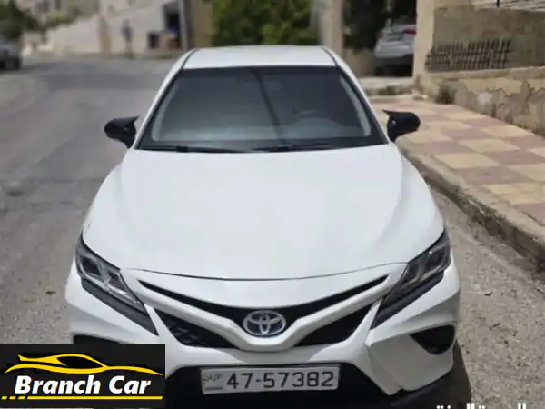 تويوتا كامري SE 2019 للبيع في عمان - وارد الوكالة، لؤلؤي مميز وأداء رياضي لا يُضاهى!