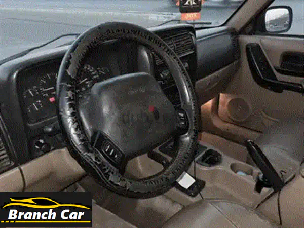 فرصة نادرة! جيب شيروكي 2000 ليميتد (Jeep Cherokee) - فابريكا، كاوتش جديد، 6 سلندر أوتوماتيك!