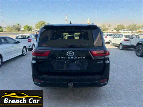 لاندكروزر GXR 2022 خليجي: فل أوبشن، مالك أول، تحت الضمان والفطيم سيرفس