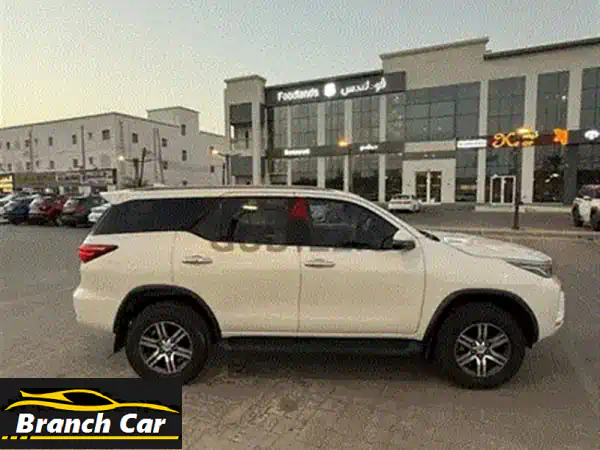 للبيع تويوتا فورتشنر 2021 خليجي (GCC) فل كامل | أبيض زعفراني | 2.7L بحالة الوكالة في عُمان