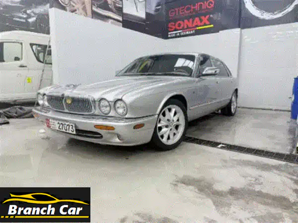 جاكوار xj8 موديل 1998 بمحرك v8 في حالة ممتازة. المحرك...
