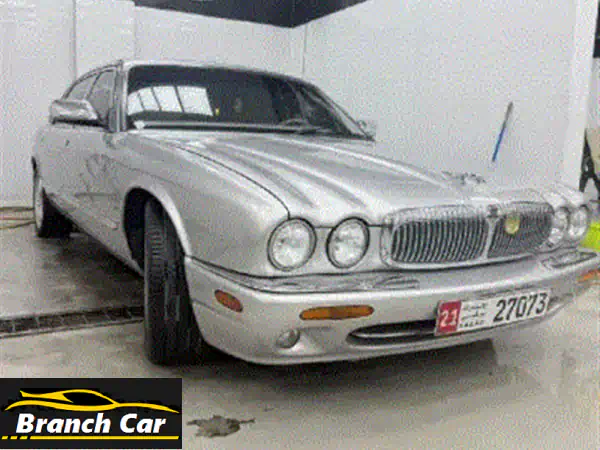 جاكوار xj8 موديل 1998 بمحرك v8 في حالة ممتازة. المحرك وناقل الحركة في حالة جيدة. قطعت 145,000 كم مع