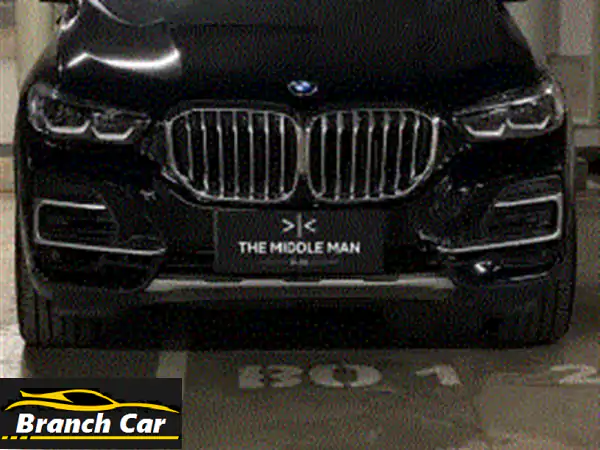 استثنائية BMW: سقف بانورامي، مقاعد مدفأة ومهوّاة، ADAS ودفع رباعي - معاينة ميفيدا