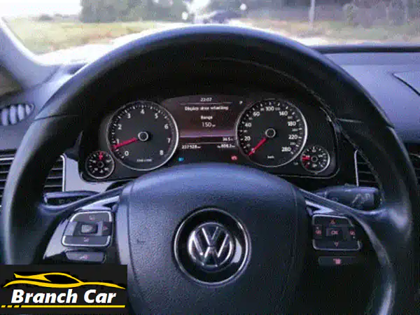 فولكس واجن طوارق 2011 خليجي V6 للبيع في الشارقة | بحالة ممتازة وملكية سنة كاملة