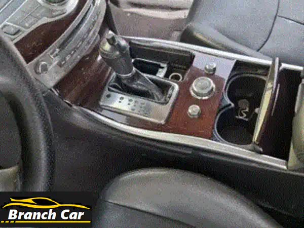 سيارة انفينيتي q70، سيارة سبورت سيدان. كراسي جلد كهربائية ساخنة وباردة. مكيف ممتاز. تم عمل صيانة ...