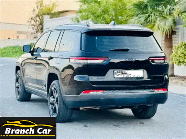 جيب جراند شيروكي v67 مقاعد موديل 2022، عداد المسافة 38000 كم، السعر 11000 دينار بحريني. تأمين شامل .