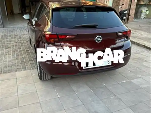 Opel Astra Diesel Automatique 2019 à Marrakech