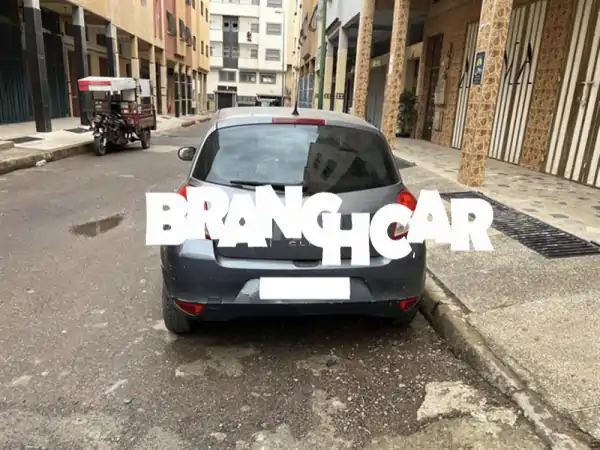 Renault Clio 3 Essence Manuelle 2012 à Casablanca