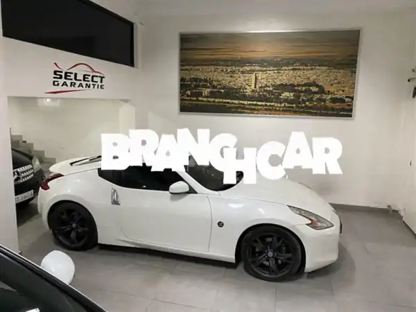 نيسان 370Z Essence Automatique 2011 - كالجديدة!  (70,000 كم فقط) - الدار البيضاء