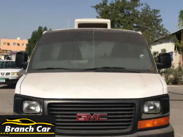 فان ثلاجة GMC Savana 2015 أبيض - حالة وكالة! (135 كم فقط!)