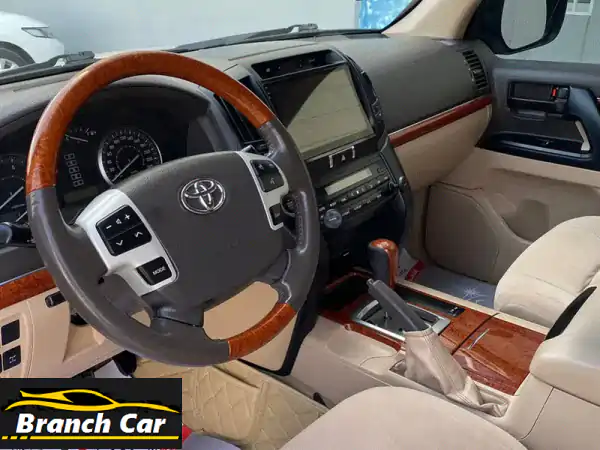 Toyota Land Cruiser GXR 2015 (Gold)
