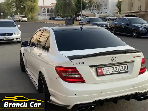 مرسيدس c63 للبيع موديل 2008 محول 2014 من داخل والخارج داخلية أحمر مع كاربون فايبر المحرك خليجي عليه