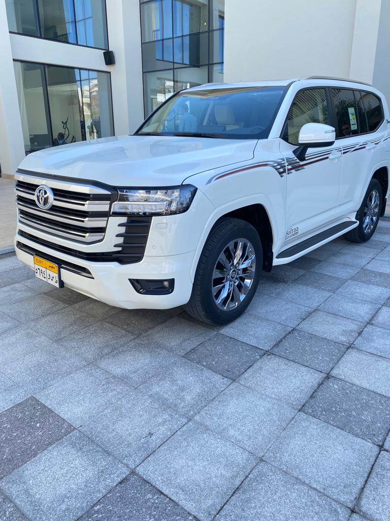 استئجر لاندكروزر 4x4 بسائق: الاعتمادية والفخامة في...