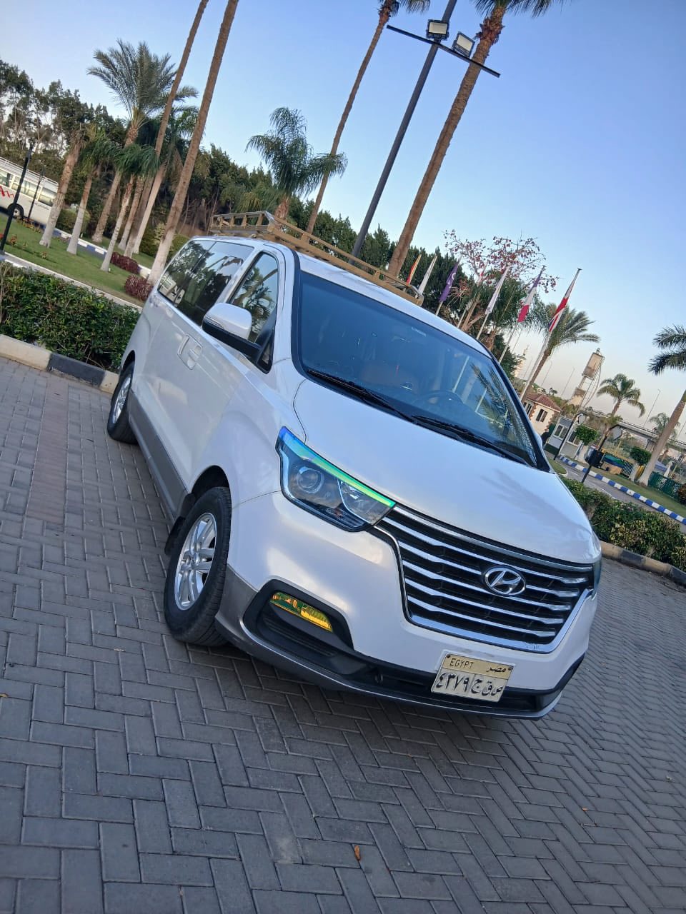ايجار هيوانداي H1 من تورزم تورز