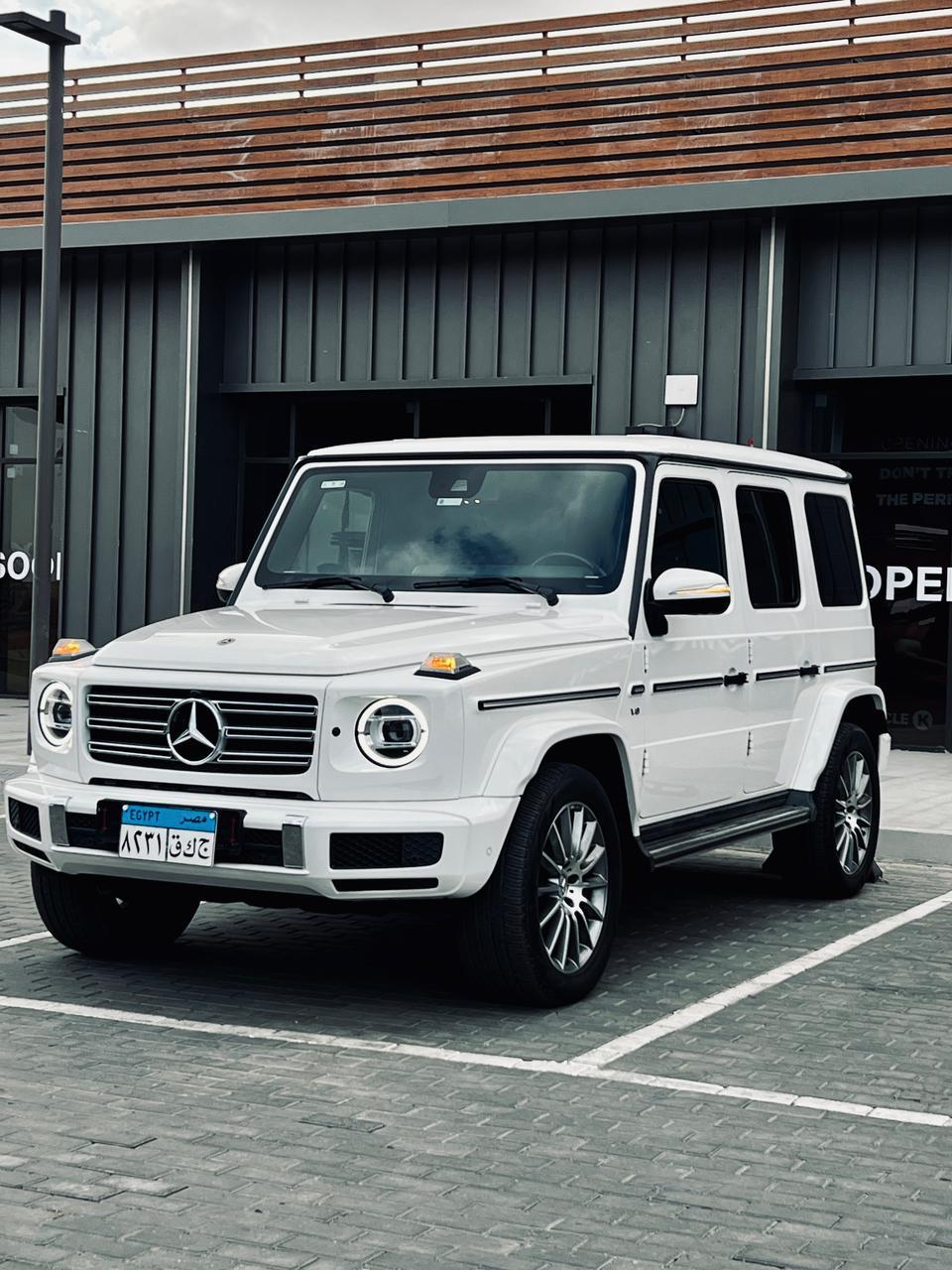 مرسيدس G-Class للإيجار: رمز للقوة والرفاهية.