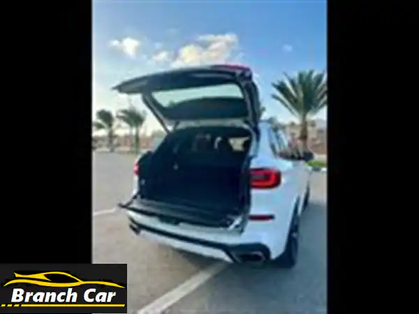 BMW X5 M50i 2020: القوة V8 الفاخرة | أداء استثنائي ورفاهية لا تُضاهى