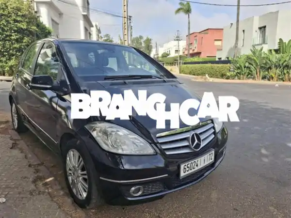 مرسيدس A180 موديل 2012: صيانة وكالة، قير يدوي، 85 ألف كم...