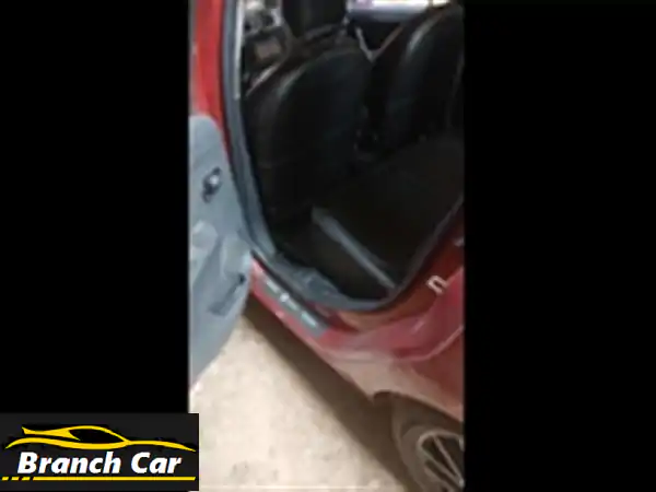 رينو لوجان للبيع: أعلى فئة أوتوماتيك، صيانة...