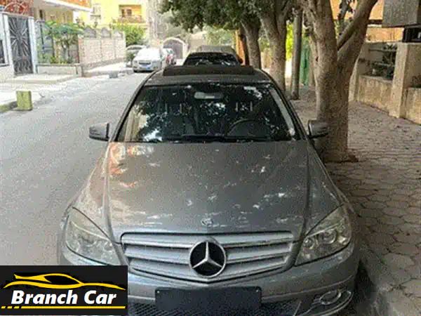 مرسيدس C250 2012 | فابريكا عدا جانبين فقط | لون بني مميز | فرصة لا تعوض